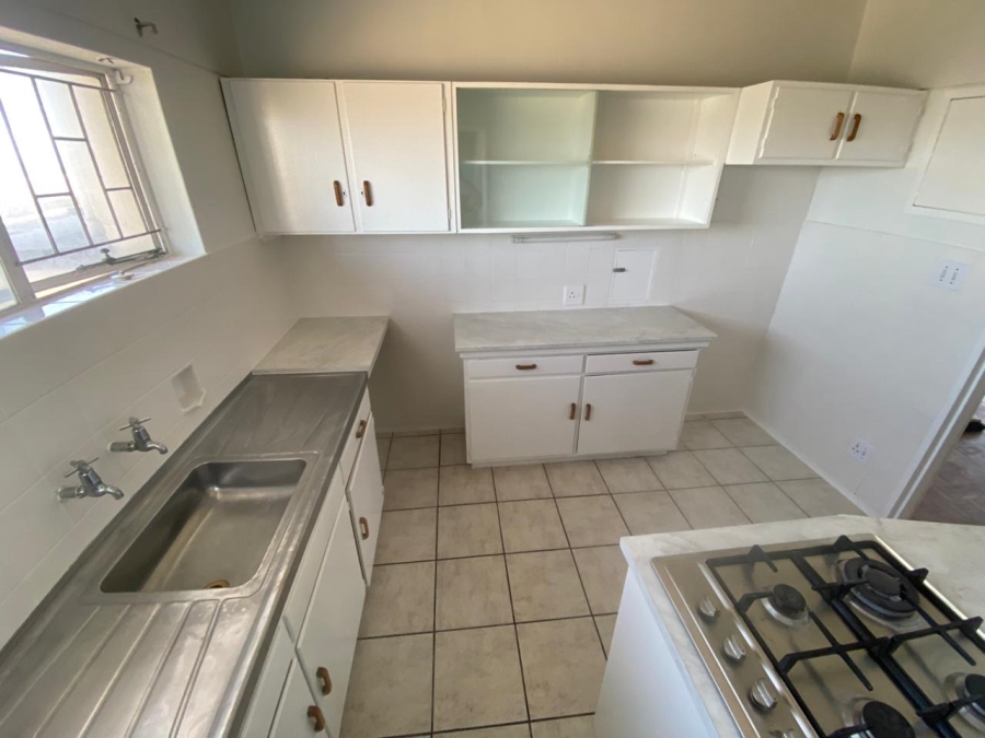 To Let 1 Bedroom Property for Rent in Oostersee Western Cape
